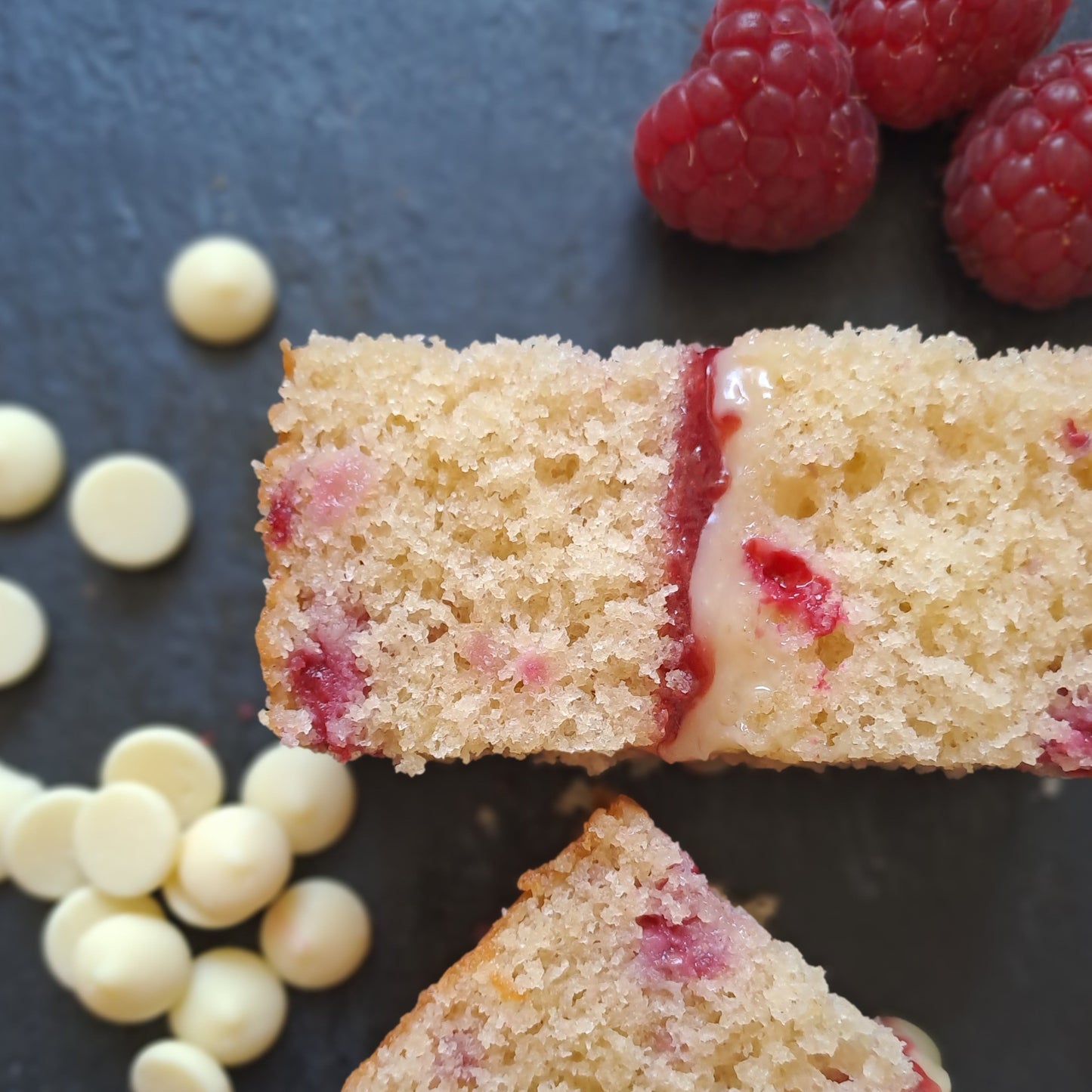 White Chocolate & Raspberry Cake Recipe